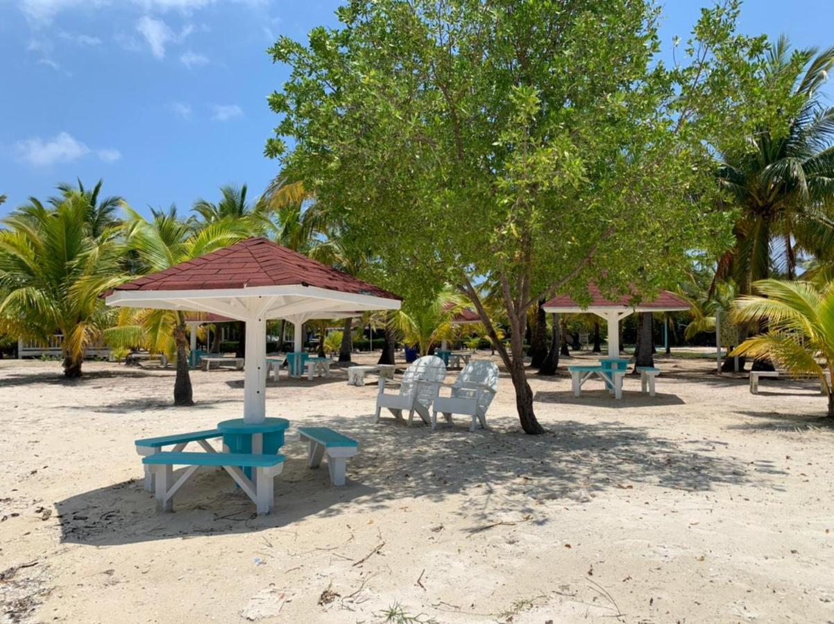 Sea Eye Hotel - Tropical Building Utila Eksteriør bilde