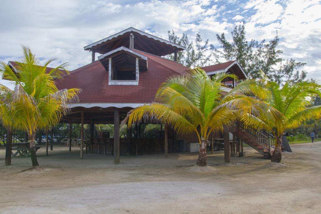 Sea Eye Hotel - Tropical Building Utila Eksteriør bilde