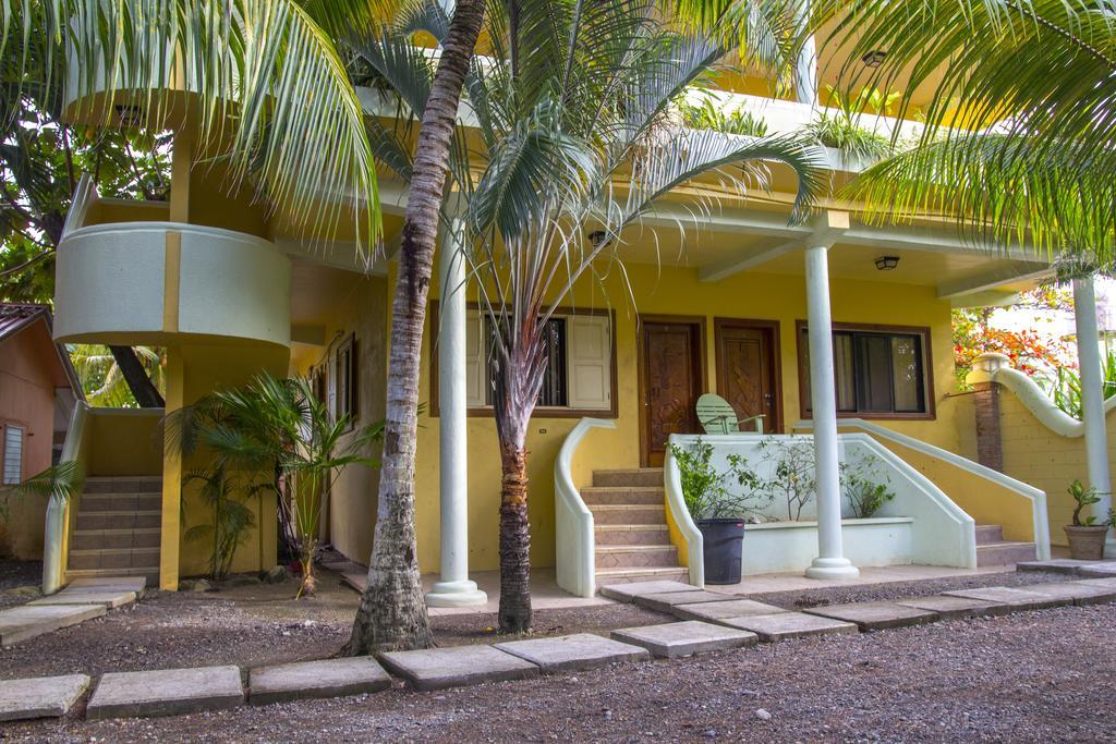 Sea Eye Hotel - Tropical Building Utila Eksteriør bilde